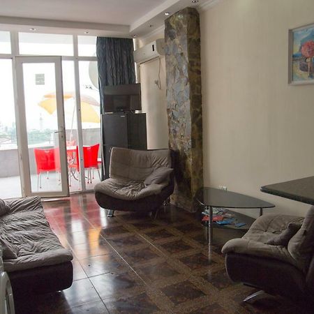 Apartment Miracle บาทูมิ ภายนอก รูปภาพ