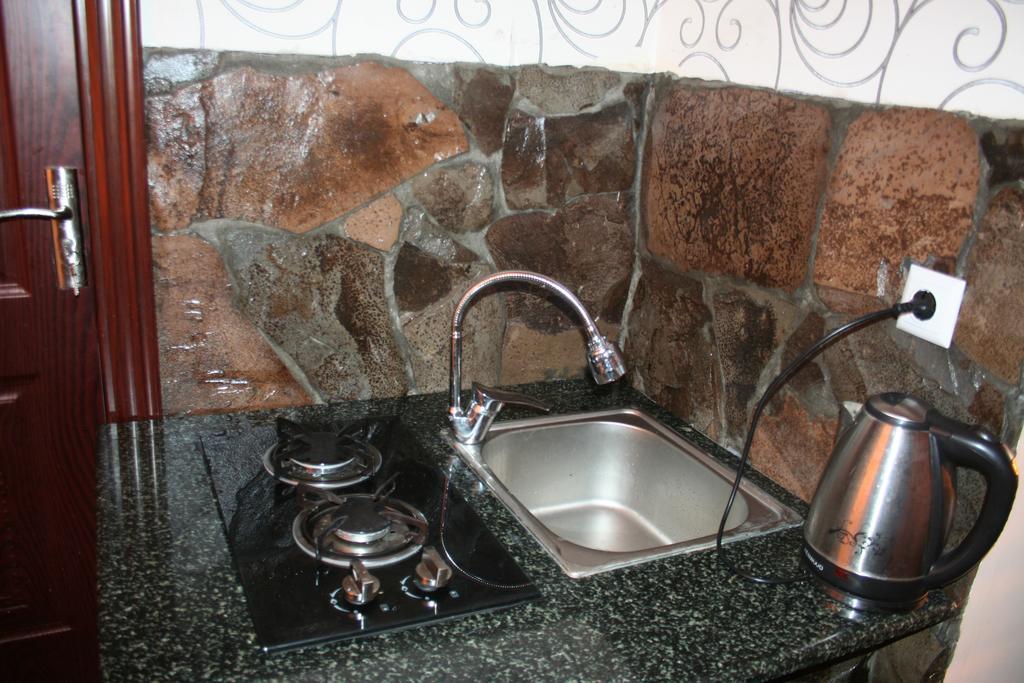 Apartment Miracle บาทูมิ ภายนอก รูปภาพ