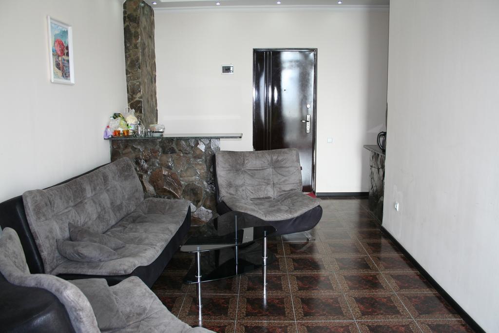 Apartment Miracle บาทูมิ ภายนอก รูปภาพ