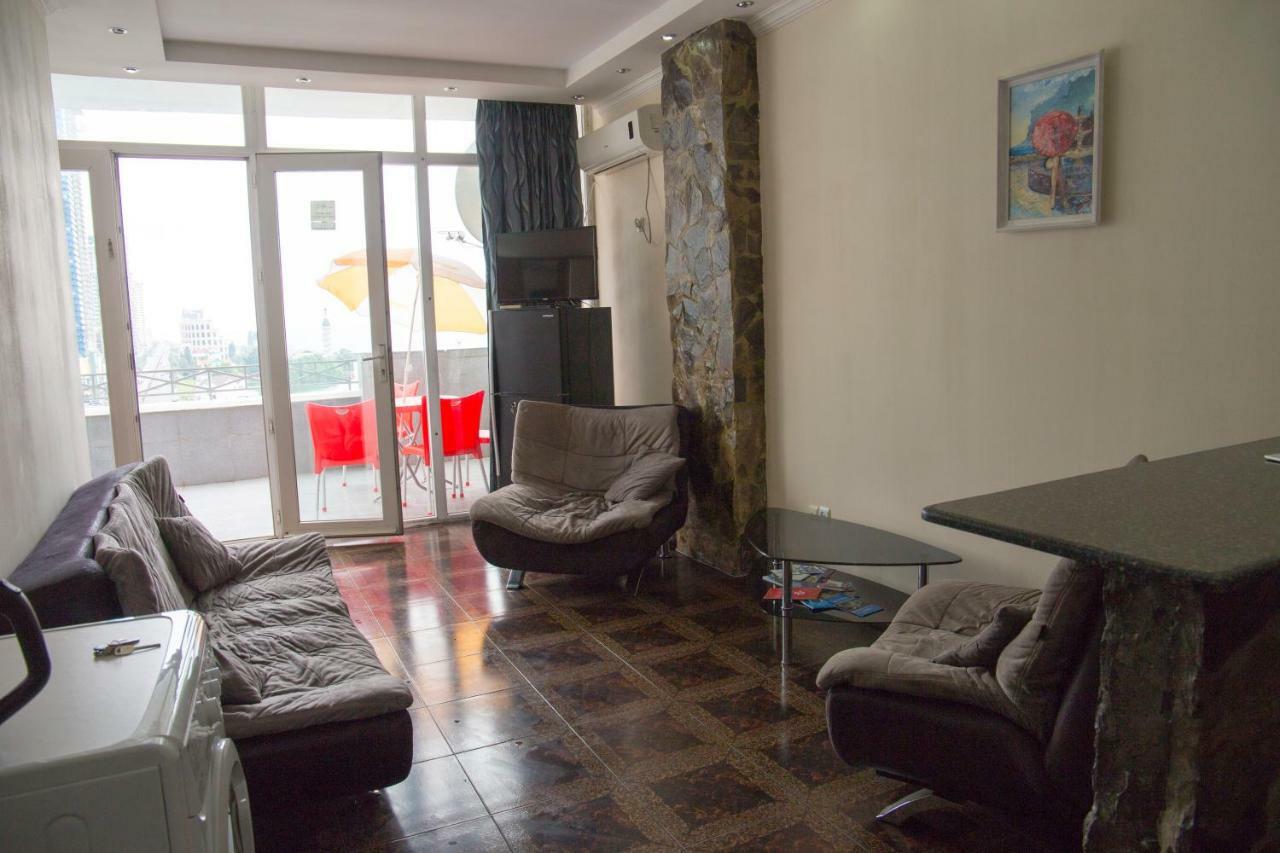 Apartment Miracle บาทูมิ ภายนอก รูปภาพ